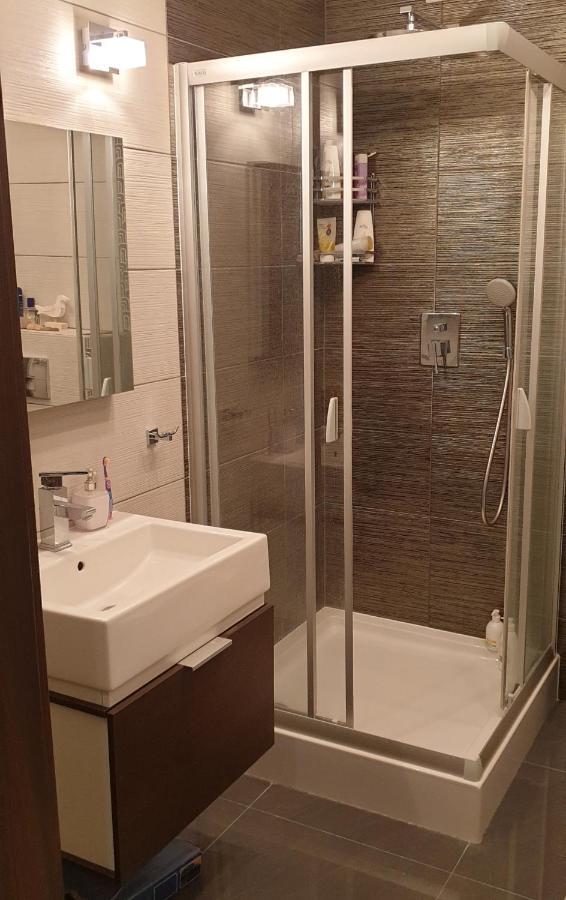 Apartament Amber Z Duzym Tarasem Apartment Kolobrzeg Ngoại thất bức ảnh